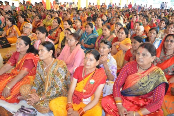 गौ माता को राष्ट्रमाता का सम्मान देना आवश्यक है क्योंकि गाय माँ है और माँ को पशु की दृष्टि से देखना उसकी हत्या के बराबर ही है..