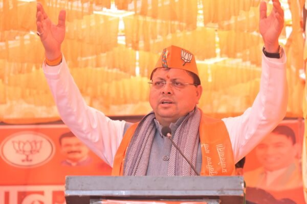 आज आम आदमी पार्टी भ्रष्टाचार में कांग्रेस से भी आगे बढ़ गई है। फ्री पानी का वादा कर सत्ता में आई आम आदमी पार्टी के कार्यकाल में ही दिल्ली में टैंकर माफिया पनपे हैं। आज दिल्ली की 40 प्रतिशत आबादी टैंकरों पर निर्भर है :धामी